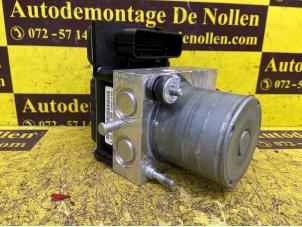 Gebruikte ABS Pomp Jaguar XF (CC9) 2.2 D S200 16V Prijs € 325,00 Margeregeling aangeboden door de Nollen autorecycling