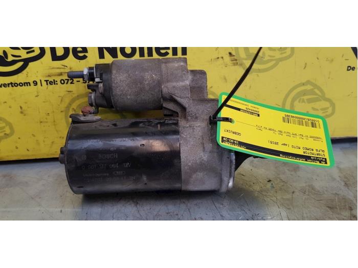 Startmotor van een Alfa Romeo MiTo (955) 0.9 TwinAir 2015
