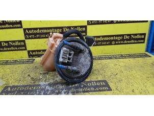 Gebruikte Tank element Pomp Opel Zafira (F75) 1.6 16V Prijs € 50,00 Margeregeling aangeboden door de Nollen autorecycling