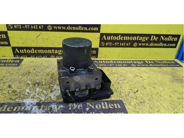 Gebruikte ABS Pomp BMW 5 serie (E39) 520d 16V Prijs € 94,00 Margeregeling aangeboden door autodemontage denollen