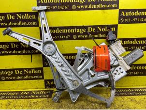 Gebruikte Raammechaniek 4Deurs links-voor Opel Vectra C GTS 3.0 CDTI V6 24V Prijs € 50,00 Margeregeling aangeboden door de Nollen autorecycling