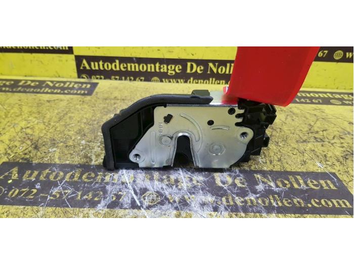 Deurslot Mechaniek 4Deurs rechts-achter van een BMW 1 serie (F20) M140i 3.0 24V Van 2019