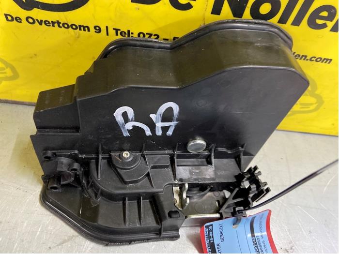 Deurslot Mechaniek 4Deurs rechts-achter van een BMW 1 serie (F20) M140i 3.0 24V Van 2019