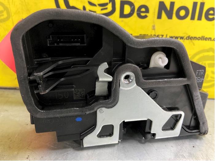 Deurslot Mechaniek 4Deurs rechts-voor van een BMW 1 serie (F20) M140i 3.0 24V Van 2019