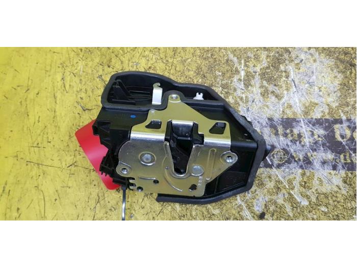 Deurslot Mechaniek 4Deurs rechts-voor van een BMW 1 serie (F20) M140i 3.0 24V Van 2019