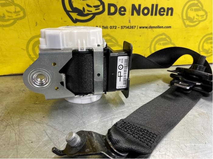 Veiligheidsgordel links-voor van een BMW 1 serie (F20) M140i 3.0 24V Van 2019