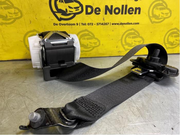 Veiligheidsgordel links-voor van een BMW 1 serie (F20) M140i 3.0 24V Van 2019