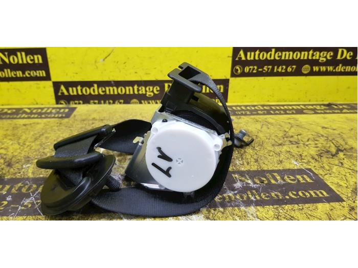 Veiligheidsgordel links-voor van een BMW 1 serie (F20) M140i 3.0 24V Van 2019