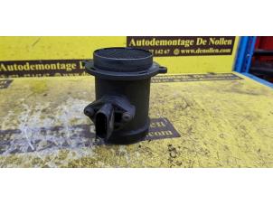 Gebruikte Luchtmassameter Mercedes E (VF210) 2.2 E-220 CDI 16V Prijs € 30,00 Margeregeling aangeboden door de Nollen autorecycling