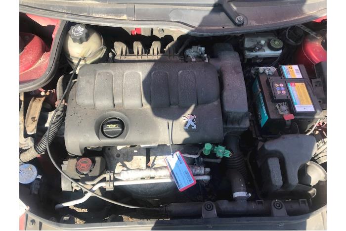 Gebruikte Motor Peugeot 206 (2A/C/H/J/S) 1.4 16V Prijs € 450,00 Margeregeling aangeboden door autodemontage denollen