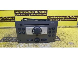 Gebruikte Radio CD Speler Opel Astra H (L48) 1.2 16V Twinport Prijs € 25,00 Margeregeling aangeboden door de Nollen autorecycling