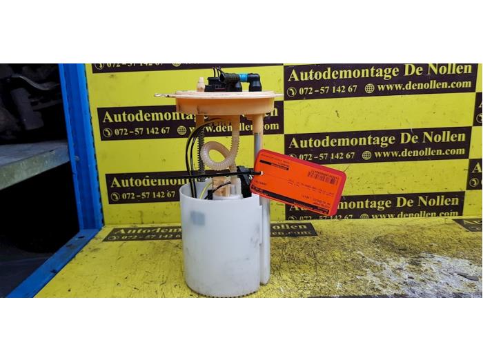 Gebruikte Dieselpomp Volkswagen Scirocco (137/13AD) 2.0 TDI 16V Prijs € 75,00 Margeregeling aangeboden door autodemontage denollen
