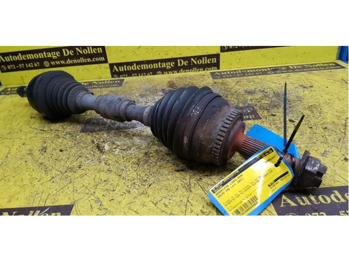 Gebruikte Aandrijfas links-voor Volvo V40 (VW) 1.9 D Prijs € 40,00 Margeregeling aangeboden door autodemontage denollen