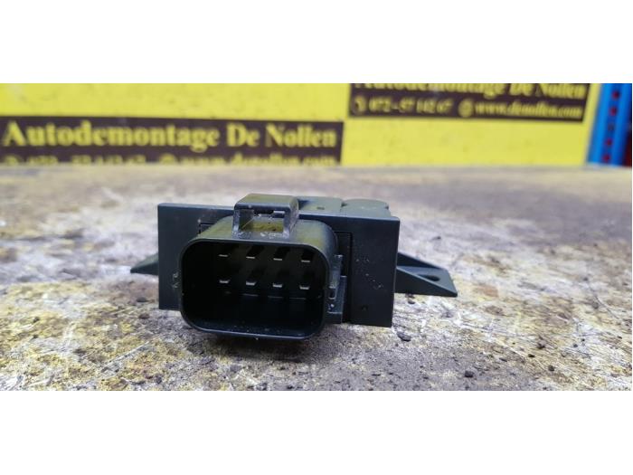 Gebruikte Brandstofpomp module Landrover Discovery V (LR) 2.0 Td4 16V Prijs € 90,75 Inclusief btw aangeboden door autodemontage denollen