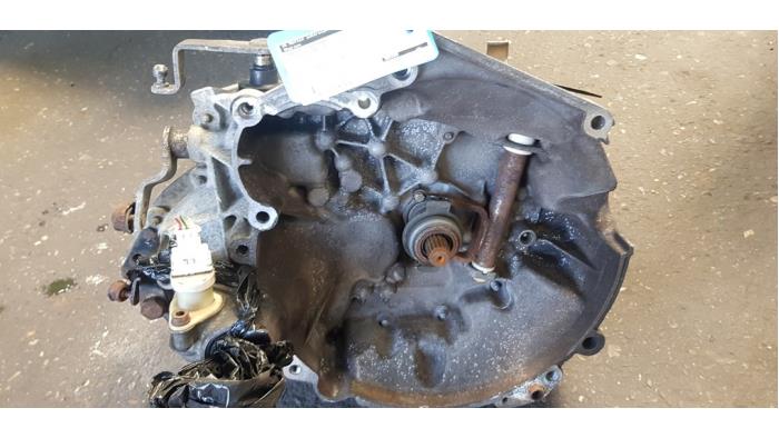 Gebruikte Versnellingsbak Peugeot 206 (2A/C/H/J/S) 1.4 XR,XS,XT,Gentry Prijs € 150,00 Margeregeling aangeboden door autodemontage denollen