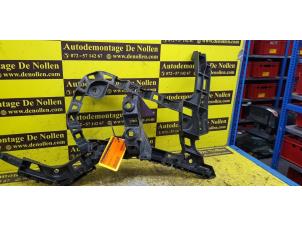 Gebruikte Bumpersteun links-achter Volkswagen Golf VII Variant (AUVV) 2.0 R 4Motion 16V Prijs € 48,40 Inclusief btw aangeboden door de Nollen autorecycling