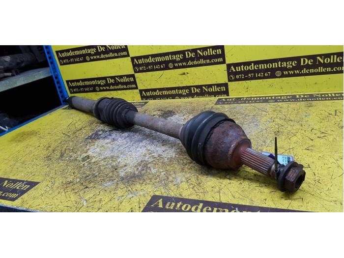 Gebruikte Aandrijfas rechts-voor Ford Focus 1 Wagon 1.6 16V Prijs € 50,00 Margeregeling aangeboden door autodemontage denollen