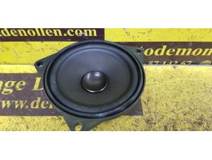 Gebruikte Speaker BMW Z4 Roadster (E89) sDrive 23i 2.5 24V Prijs € 36,30 Inclusief btw aangeboden door de Nollen autorecycling