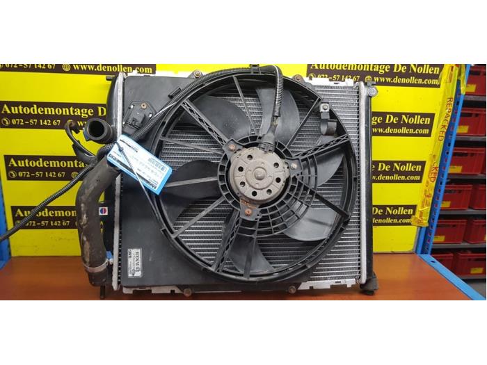 Gebruikte Radiateur Renault Clio II (BB/CB) 1.4 Prijs € 30,00 Margeregeling aangeboden door autodemontage denollen