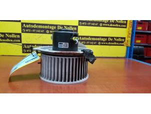 Gebruikte Chaufage Ventilatiemotor Mazda 626 (GF12) 2.0i 16V GLX Prijs € 40,00 Margeregeling aangeboden door de Nollen autorecycling