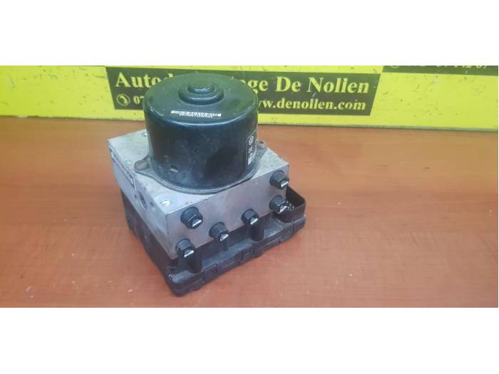 Gebruikte ABS Pomp Volkswagen Bora (1J2) 1.6 Prijs € 48,00 Margeregeling aangeboden door autodemontage denollen