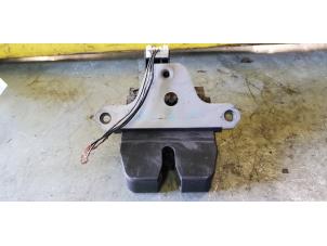 Gebruikte Slotmechaniek Achterklep Ford Focus 3 1.0 Ti-VCT EcoBoost 12V 125 Prijs € 30,00 Margeregeling aangeboden door de Nollen autorecycling