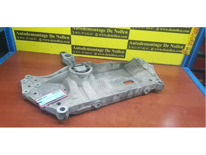 Gebruikte Subframe Volkswagen Caddy III (2KA,2KH,2CA,2CH) 2.0 SDI Prijs € 121,00 Inclusief btw aangeboden door autodemontage denollen