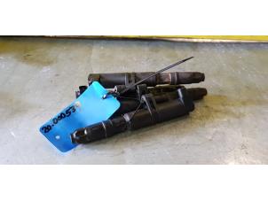 Gebruikte Pen Bobine Renault Grand Scénic II (JM) 2.0 16V Prijs € 50,00 Margeregeling aangeboden door de Nollen autorecycling