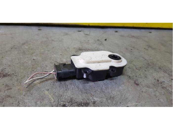 Gebruikte Diversen Smart Fortwo Coupé (453.3) 0.9 TCE 12V Prijs € 48,40 Inclusief btw aangeboden door autodemontage denollen