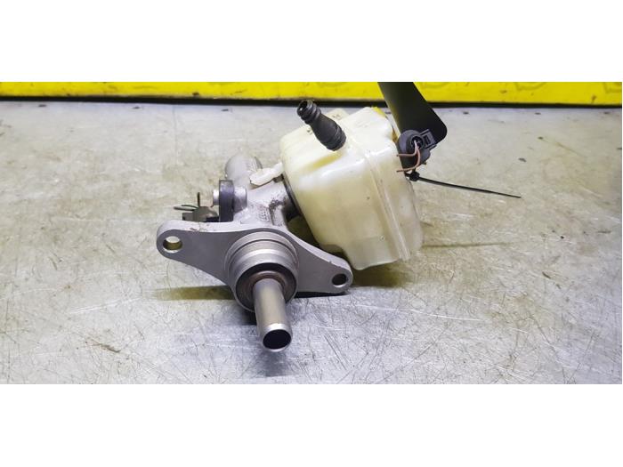 Gebruikte Hoofdremcilinder Seat Ibiza III (6L1) 1.4 16V 100 Prijs € 42,35 Inclusief btw aangeboden door autodemontage denollen