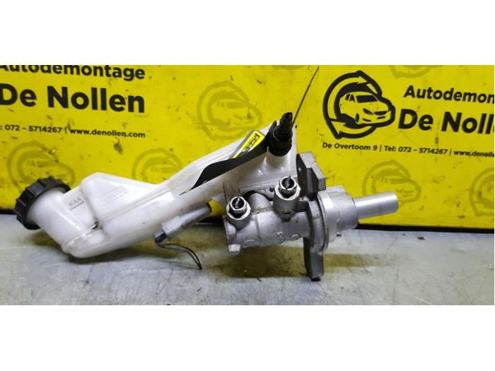 Gebruikte Hoofdremcilinder Ford Fiesta 6 (JA8) 1.0 EcoBoost 12V 100 Prijs € 50,00 Margeregeling aangeboden door autodemontage denollen