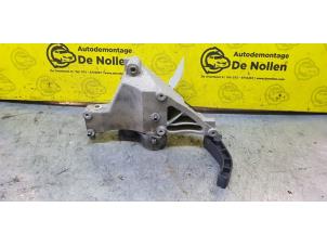 Gebruikte Dynamosteun onder Alfa Romeo Giulietta (940) 1.4 TB 16V MultiAir Prijs € 60,50 Inclusief btw aangeboden door de Nollen autorecycling