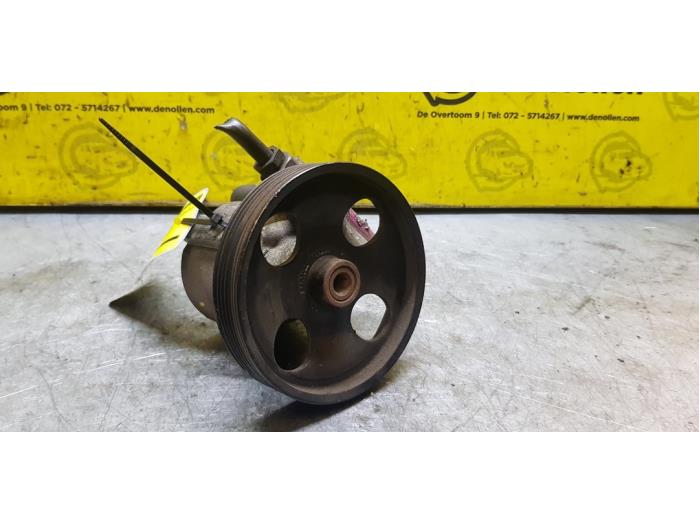 Gebruikte Pomp Servo Renault Laguna II (BG) 1.8 16V Prijs € 50,00 Margeregeling aangeboden door autodemontage denollen