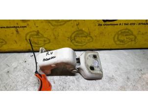 Gebruikte Deurvanger 2Deurs rechts Renault Trafic New (FL) 2.0 dCi 16V 115 Prijs € 30,00 Margeregeling aangeboden door de Nollen autorecycling