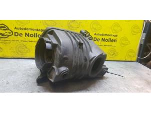 Gebruikte Luchtfilterhuis Volkswagen Caddy III (2KA,2KH,2CA,2CH) 2.0 SDI Prijs € 30,00 Margeregeling aangeboden door de Nollen autorecycling