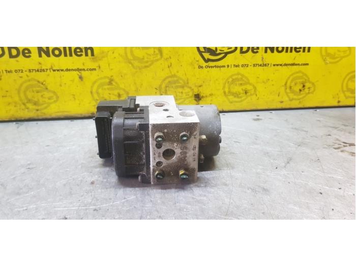 Gebruikte ABS Pomp Saab 9-5 (YS3E) 2.2 TiD 16V Prijs € 90,00 Margeregeling aangeboden door autodemontage denollen