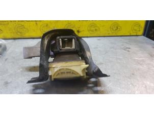 Gebruikte Motorrubber Renault Clio III (SR) 1.5 dCi 75 FAP Prijs € 35,00 Margeregeling aangeboden door de Nollen autorecycling