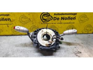 Gebruikte Combischakelaar Stuurkolom BMW Mini One/Cooper (R50) 1.6 16V Cooper Prijs € 50,00 Margeregeling aangeboden door de Nollen autorecycling