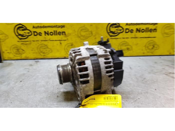 Dynamo van een Mercedes-Benz B (W246) 1.5 B-180 CDI,d 16V 2015