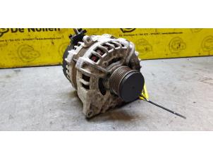 Gebruikte Dynamo Mercedes B (W246) 1.5 B-180 CDI,d 16V Prijs € 75,00 Margeregeling aangeboden door de Nollen autorecycling