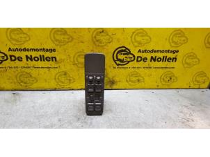 Gebruikte Elektrisch Raam Schakelaar Volvo V40 (VW) 1.8i 16V Prijs € 30,00 Margeregeling aangeboden door de Nollen autorecycling