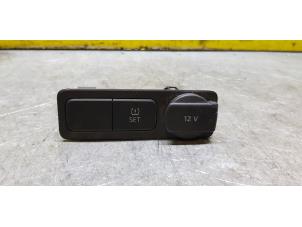 Gebruikte Bandenspanning schakelaar Seat Mii 1.0 12V EcoFuel Prijs € 25,00 Margeregeling aangeboden door de Nollen autorecycling