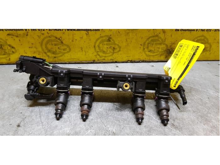 Gebruikte Verstuiver brug Renault Clio II (BB/CB) 1.2 Prijs € 30,00 Margeregeling aangeboden door autodemontage denollen