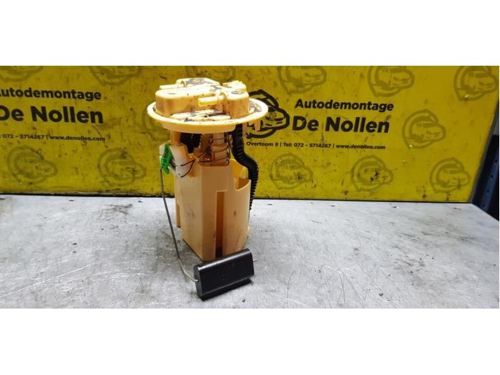 Gebruikte Tank element Pomp Dacia Sandero II 1.5 dCi 90 Prijs op aanvraag aangeboden door autodemontage denollen