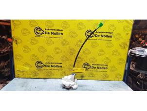 Gebruikte Deurslot Mechaniek 2Deurs links Peugeot Bipper (AA) 1.4 HDi Prijs € 48,40 Inclusief btw aangeboden door de Nollen autorecycling