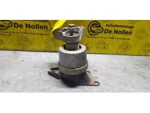 Gebruikte Motorrubber Volkswagen Transporter T5 2.0 TDI DRF Prijs € 40,00 Margeregeling aangeboden door de Nollen autorecycling