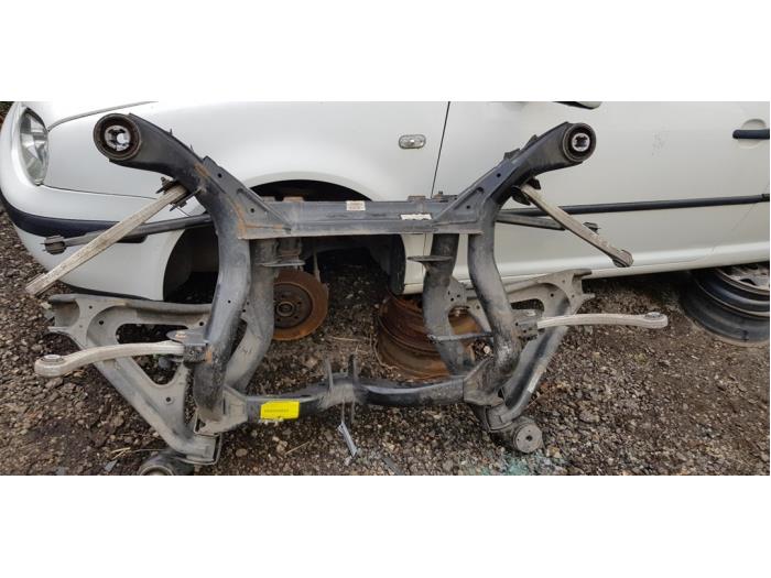 Gebruikte Subframe Porsche Cayenne II (92A) 3.0 D V6 24V Prijs € 250,00 Margeregeling aangeboden door autodemontage denollen