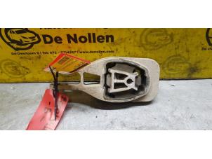 Gebruikte Versnellingsbak Steun Opel Mokka/Mokka X 1.7 CDTI 16V 4x2 Prijs op aanvraag aangeboden door de Nollen autorecycling