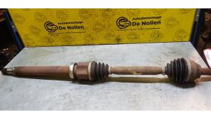 Gebruikte Steekas rechts-voor Ford Focus C-Max 2.0 16V Prijs € 125,00 Margeregeling aangeboden door de Nollen autorecycling