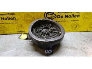 Gebruikte Speaker Mercedes ML I (163) 270 2.7 CDI 20V Prijs op aanvraag aangeboden door de Nollen autorecycling